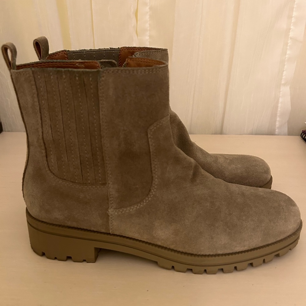 Women’s Lucky Brand Boot - size 10 - light tan